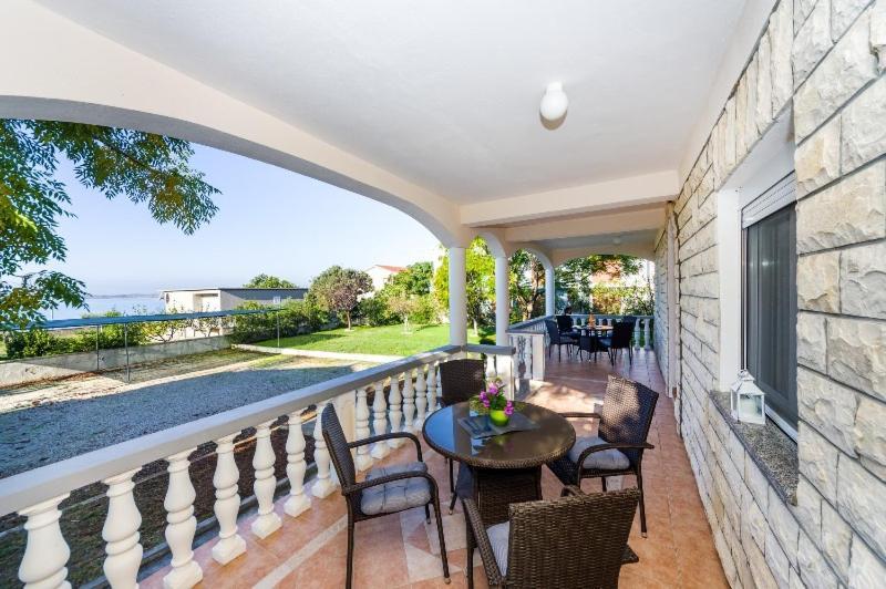 Apartment Nin - Vrsi At The Beach Exterior photo