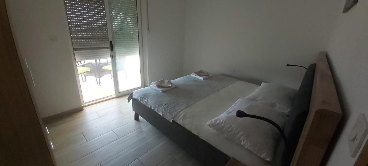 Apartment Nin - Vrsi At The Beach Exterior photo