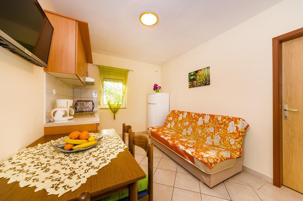 Apartment Nin - Vrsi At The Beach Exterior photo