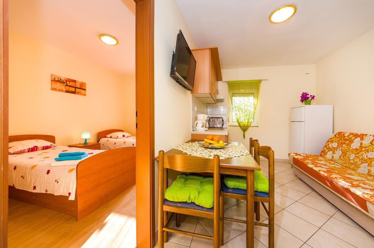 Apartment Nin - Vrsi At The Beach Exterior photo