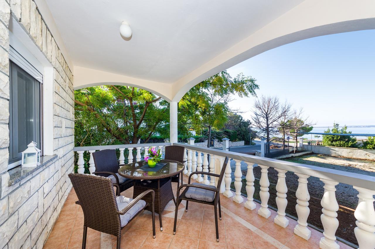 Apartment Nin - Vrsi At The Beach Exterior photo