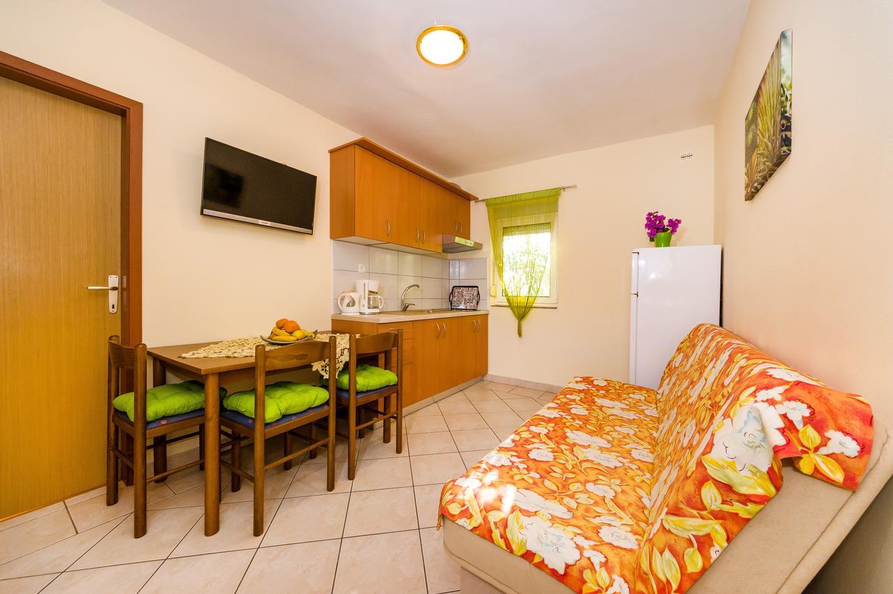 Apartment Nin - Vrsi At The Beach Exterior photo