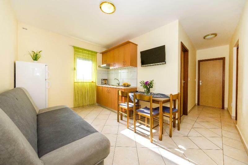 Apartment Nin - Vrsi At The Beach Exterior photo